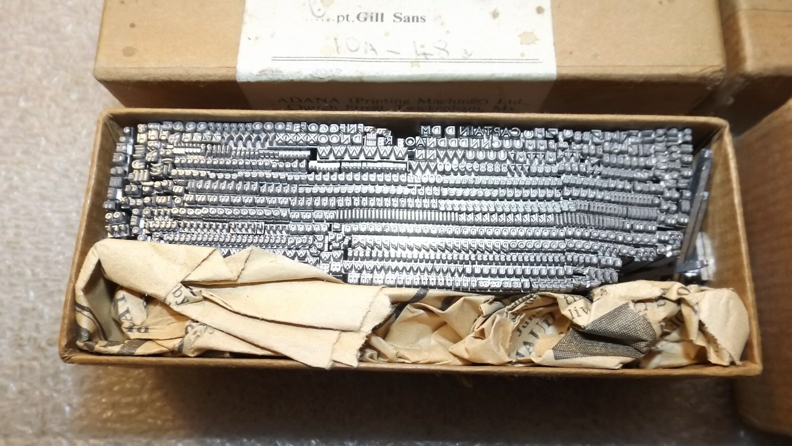 Printer Type Sets Small & Large Letter (P)