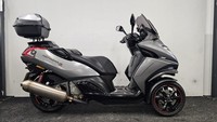 PEUGEOT METROPOLIS 400 RS ** TOP BOX - HAND GUARDS - 2 KEYS **