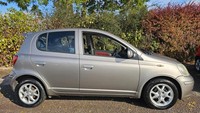 2005 Toyota Yaris 1.3 VVT-i Colour Collection 5dr HATCHBACK Petrol Manual