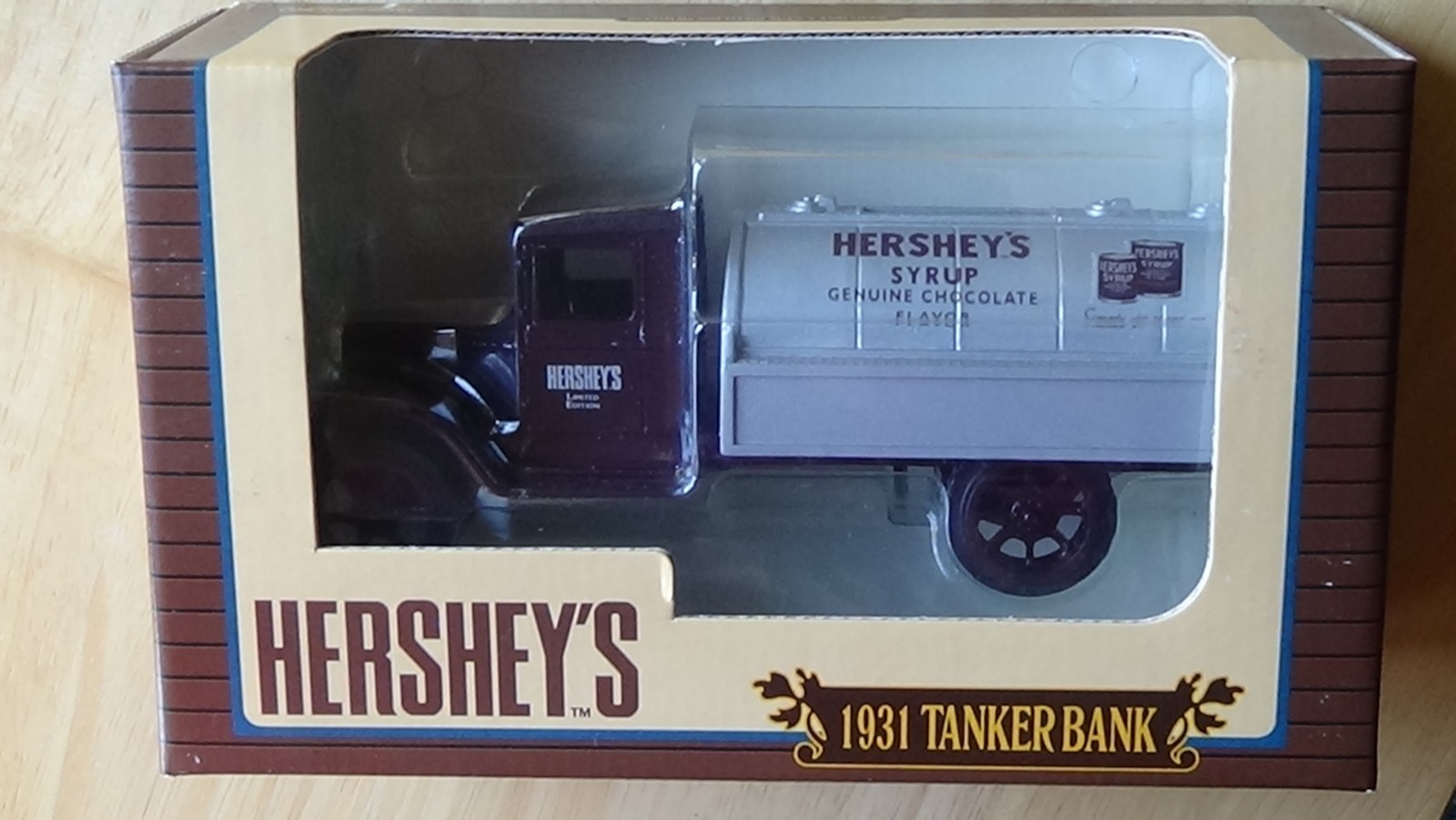 ERTL Collectibles Hershey's Syrup 1931 Hawk Tanker Truck Bank LE NEW in Box