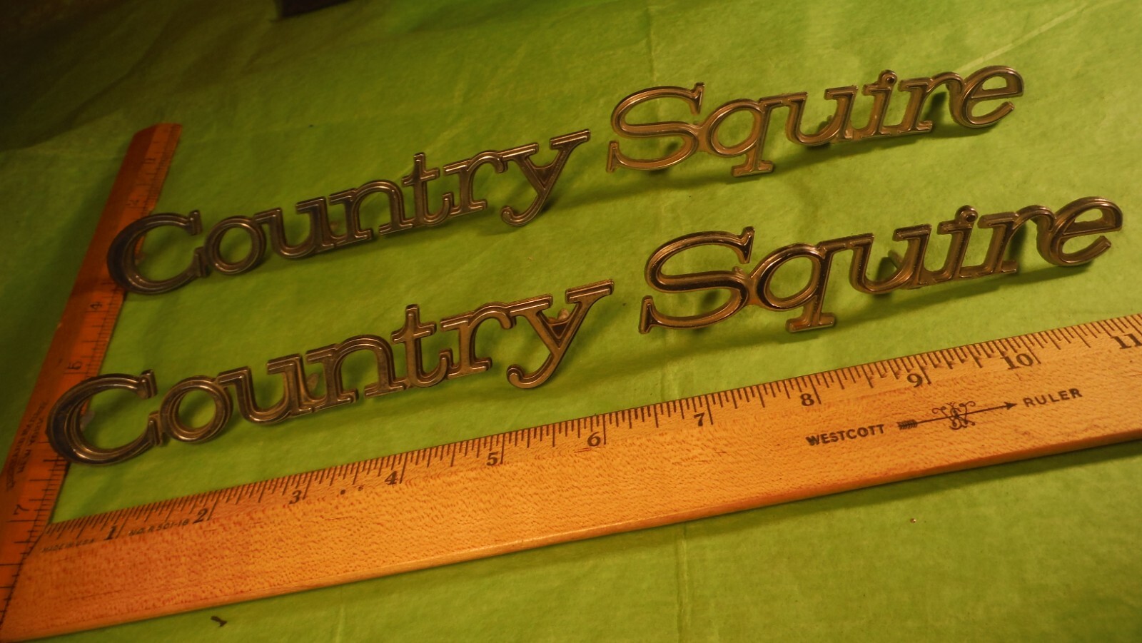 CB82 Ford Country Squire Fender Emblems Vintage 1973-5