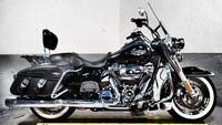 2017 Harley-Davidson Road King ,3k miles ,Vance & Hines,sissy bar rack ,stunning
