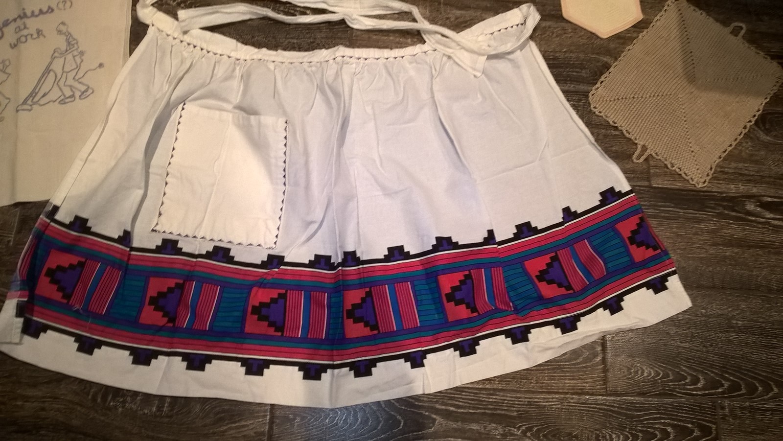 3 Vintage Aprons Kittens & Candy Canes Christmas, Geometric Design, Man's Comedy