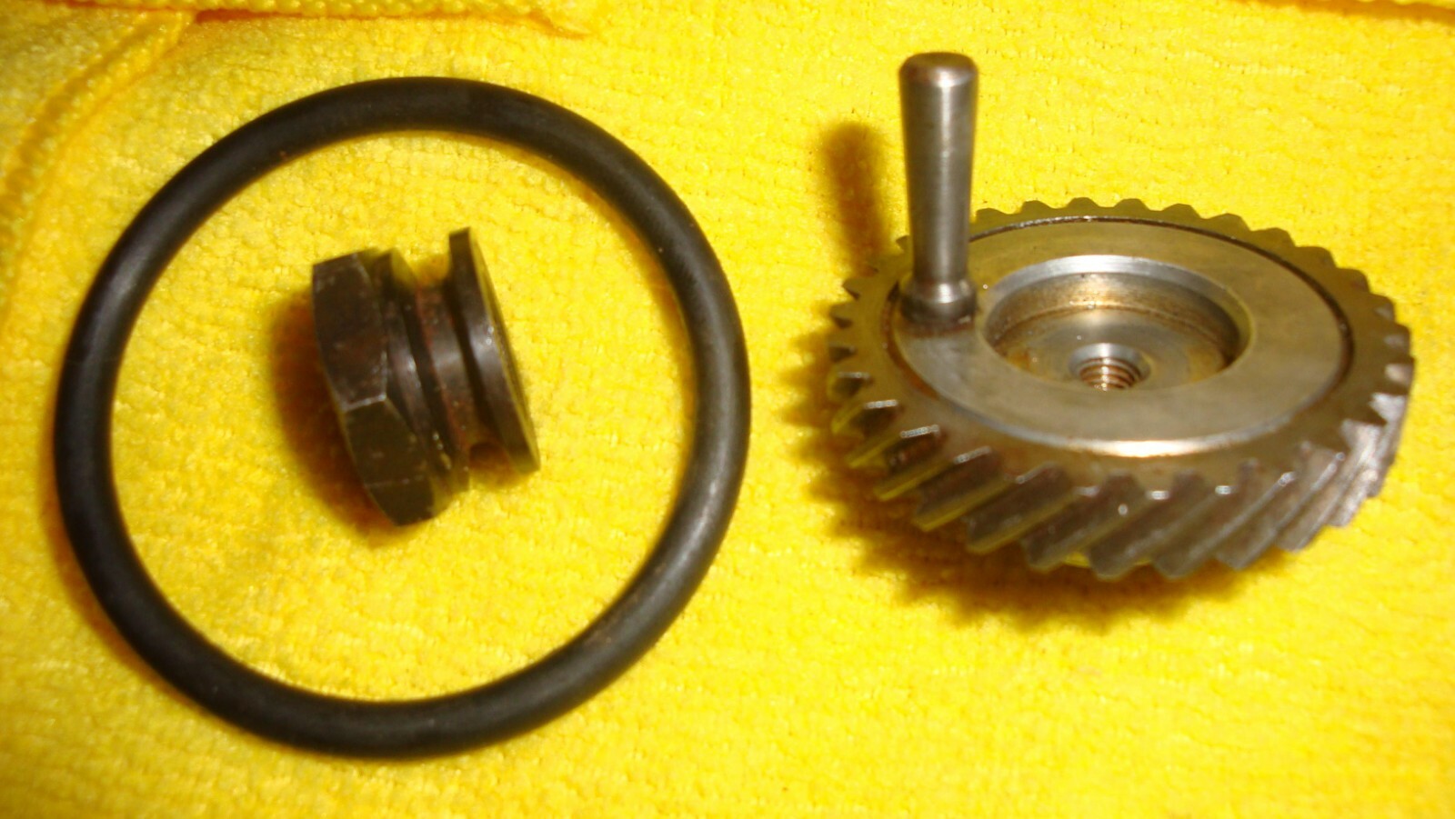 UNIMATDB/SL POWER FEED COMPLETE WITH GEAR HAND WHEEL ,PULLEYS AND BELT.