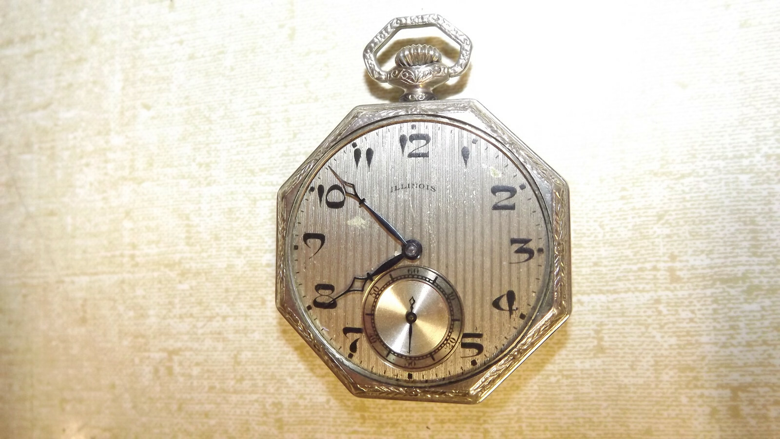 ILLINOIS POCKET WATCH  No Glass Front, Untested  Antique  Parts / Repair Octagon