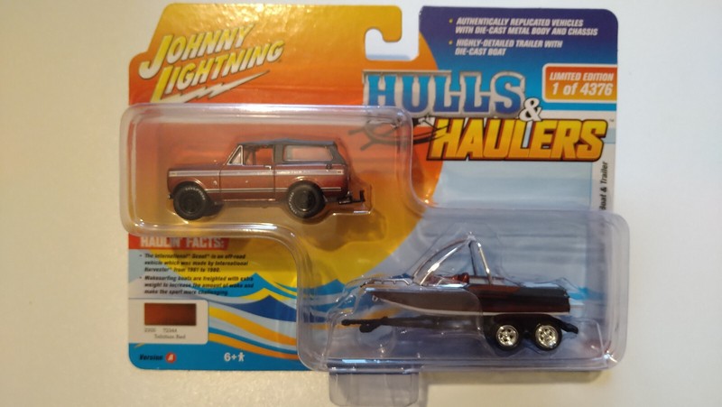 Johnny Lightning Pack Hulls & Haulers 1969 International Scout Ii & Boat (C11)