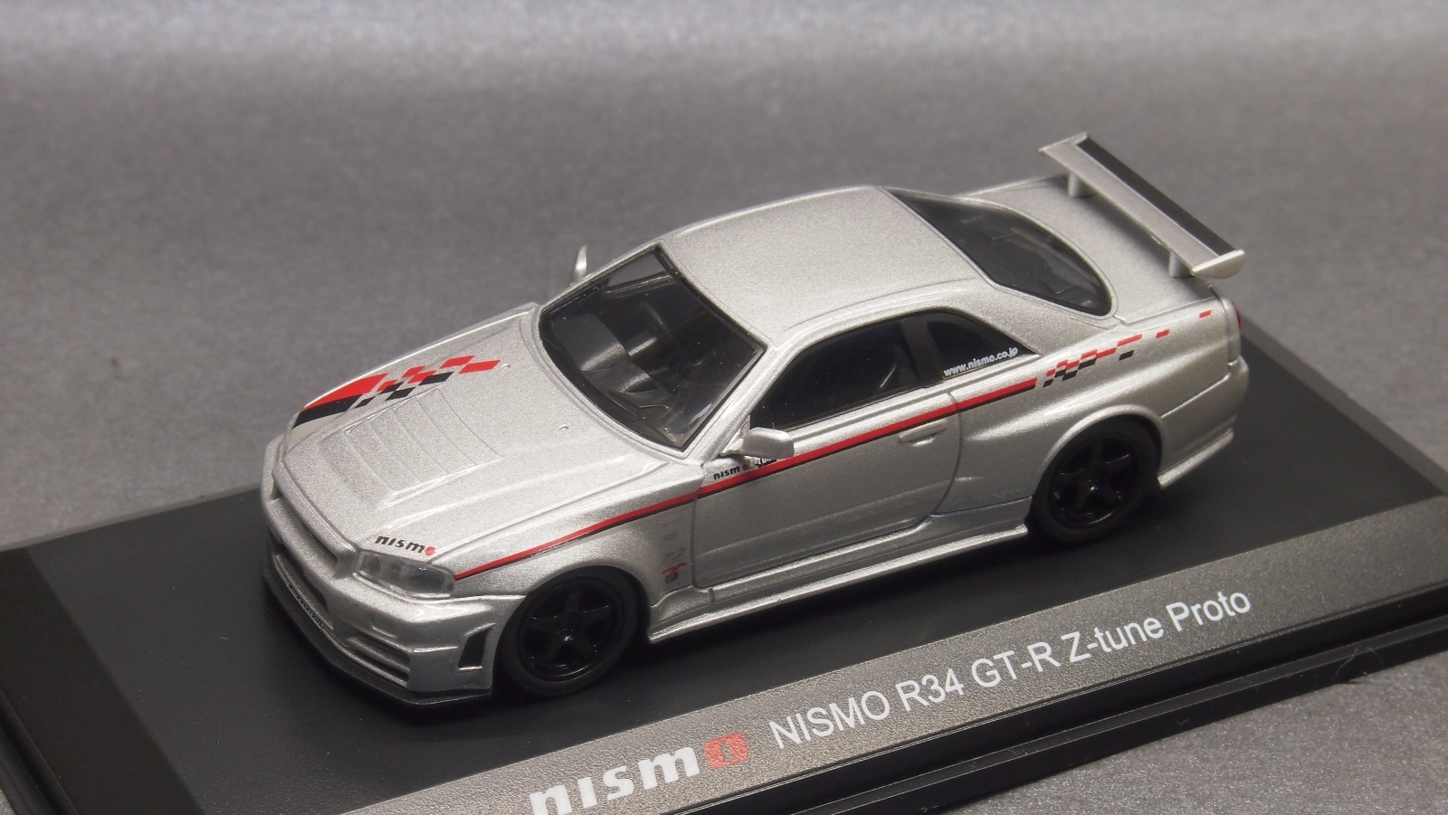 Kyosho 1/64 NISSAN Skyline GTR R34 NISMO R34 GT-R Z-tune