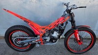 BETA EVO 300 2025 TRIALS BIKE, VERY GOOD CONDITION