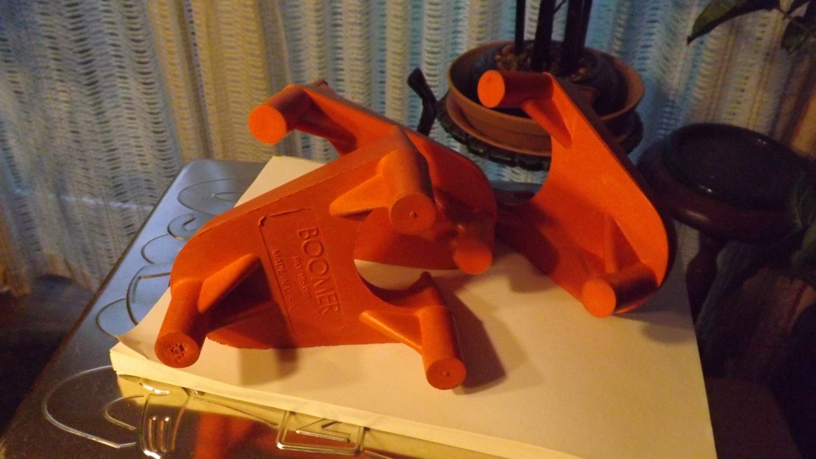 5#D   Vintage High school-Intercollegiate Orange Kicking Tee Used Football