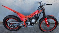 BETA EVO 300 2025 TRIALS BIKE, VERY GOOD CONDITION