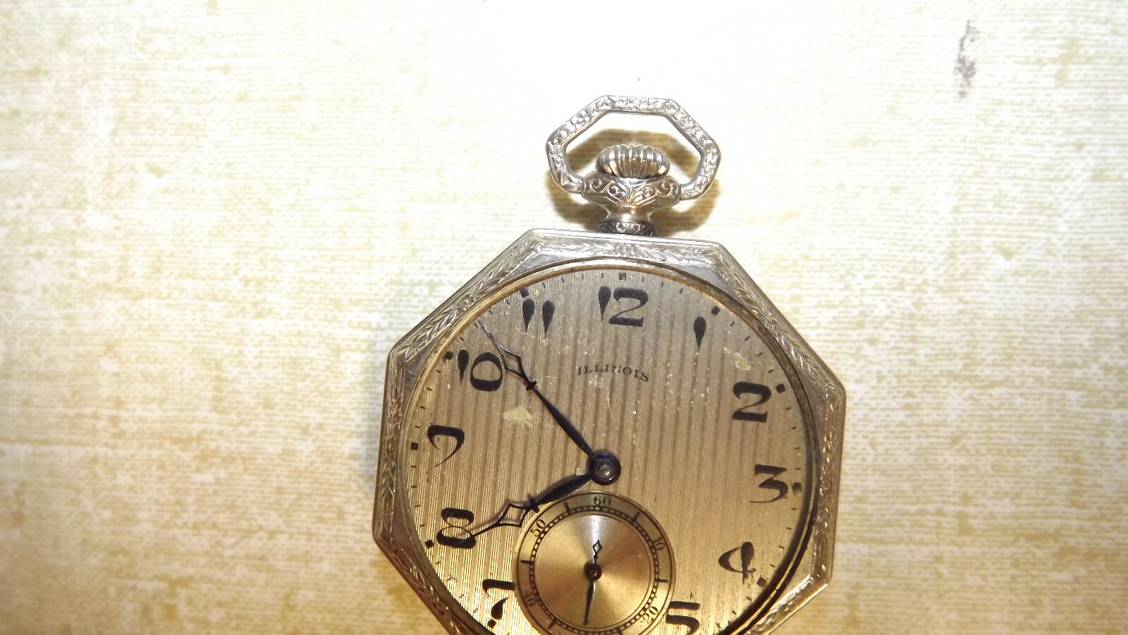 ILLINOIS POCKET WATCH  No Glass Front, Untested  Antique  Parts / Repair Octagon