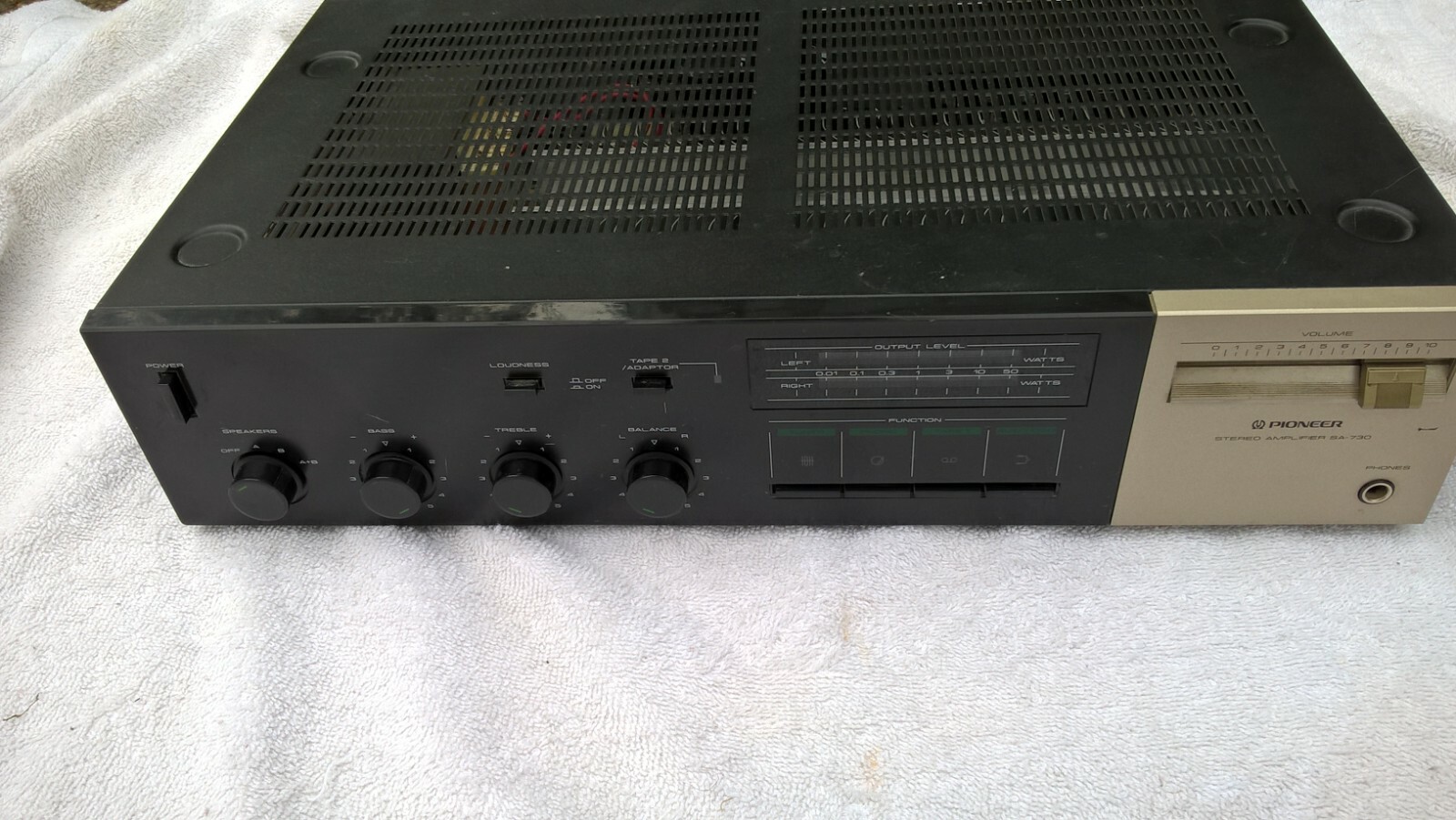 Vintage Pioneer SA-730 Stereo Integrated amplifier. (1981