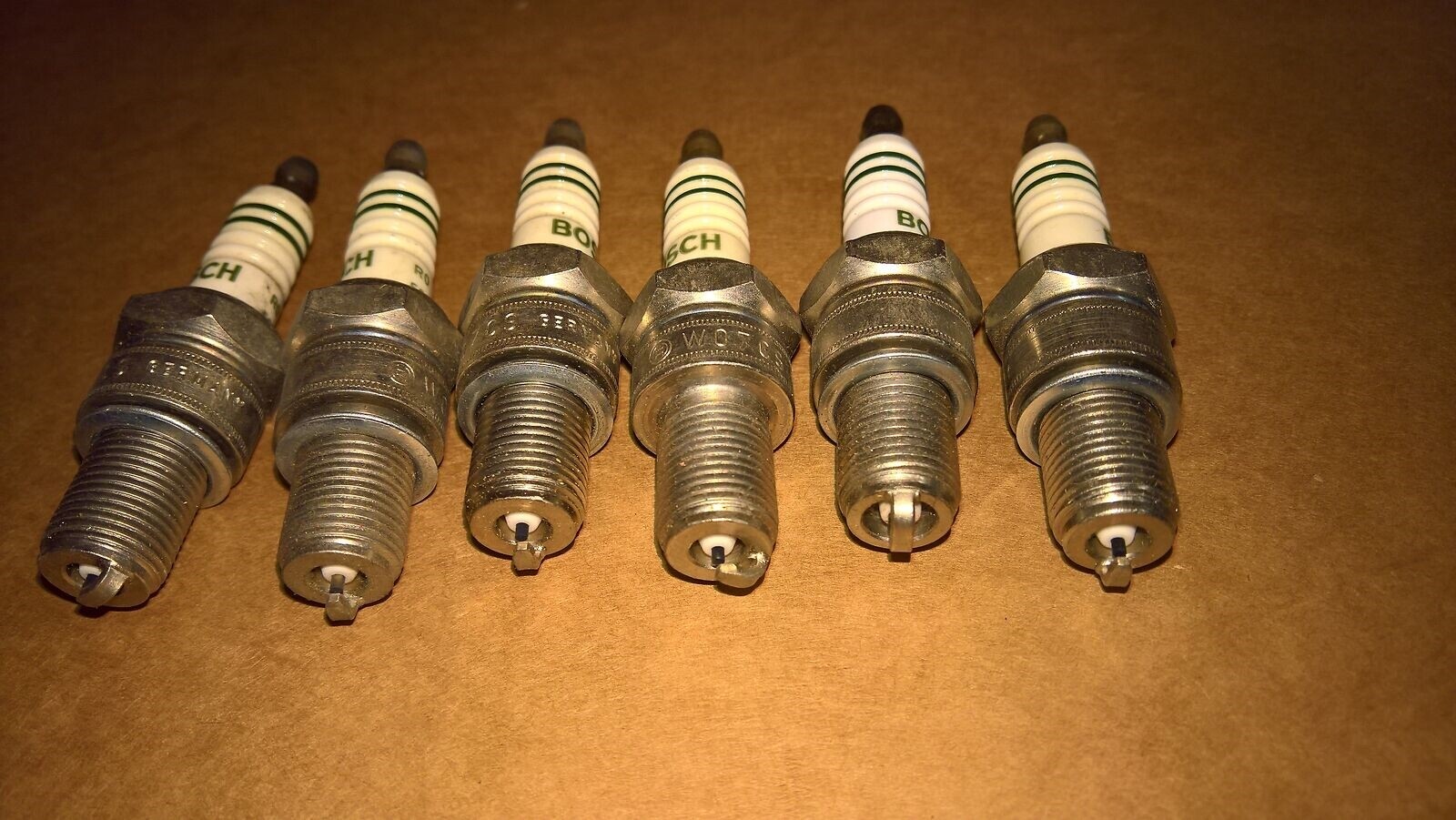 BOSCH  12120038349セット Bosch Spark Plug (0 242 140 560) ZGR 6 STE 2 W For BMW 5(E60