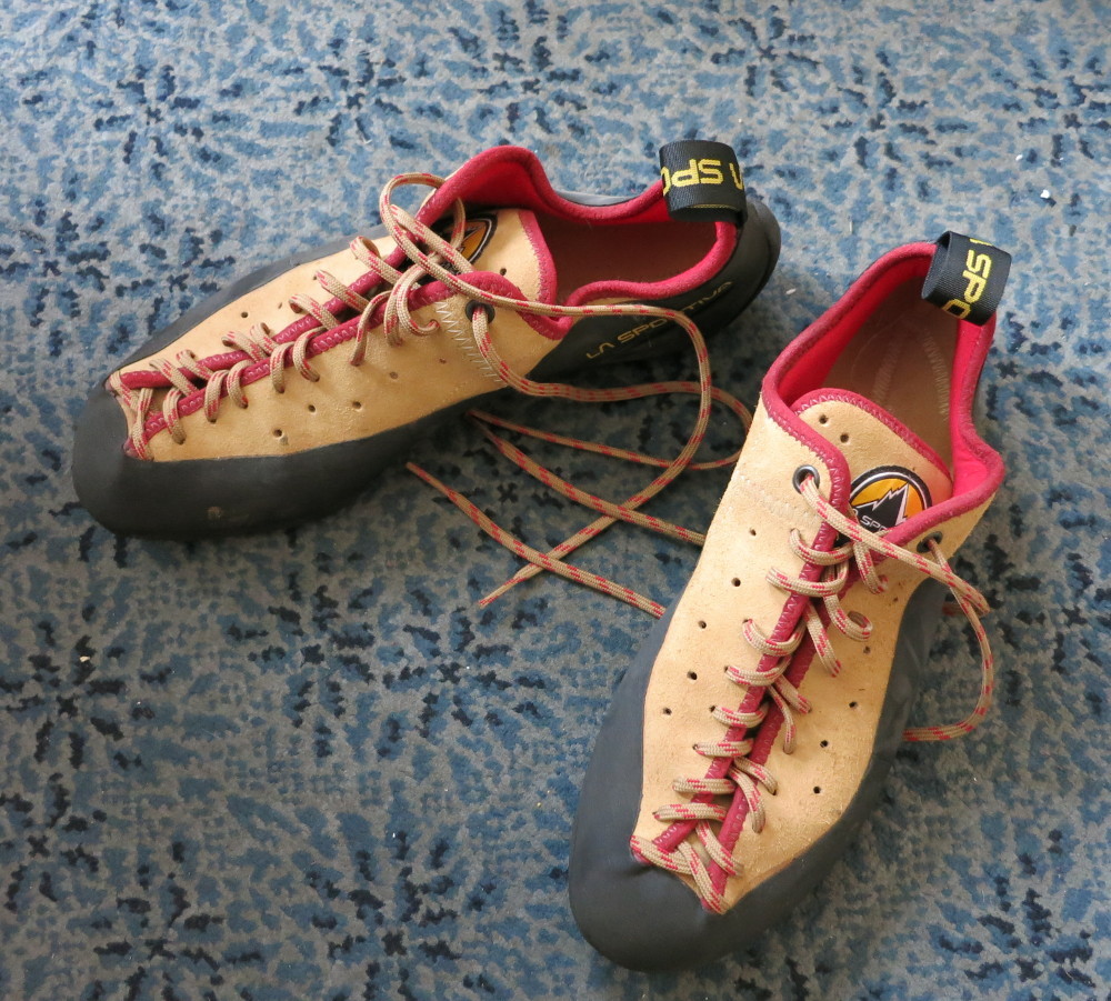 La Sportiva Climbing Shoes Size 8 Almost New in Old Town, Edinburgh