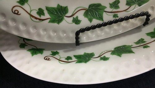 Set Of 2 Ivy By Iroquois Intaglio Oval Platters 11 1/2” By 9 1/8” Christmas USA