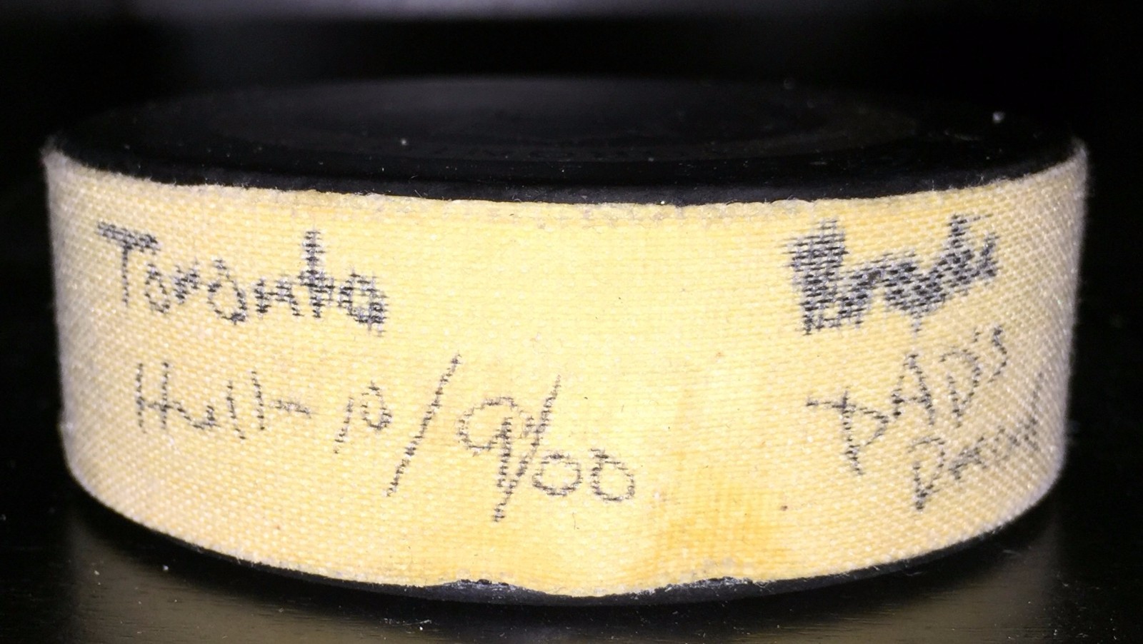 Brett Hull Game Used Goal Puck Career Goal #611 Passes Dad Bobby COA FROM BRETT