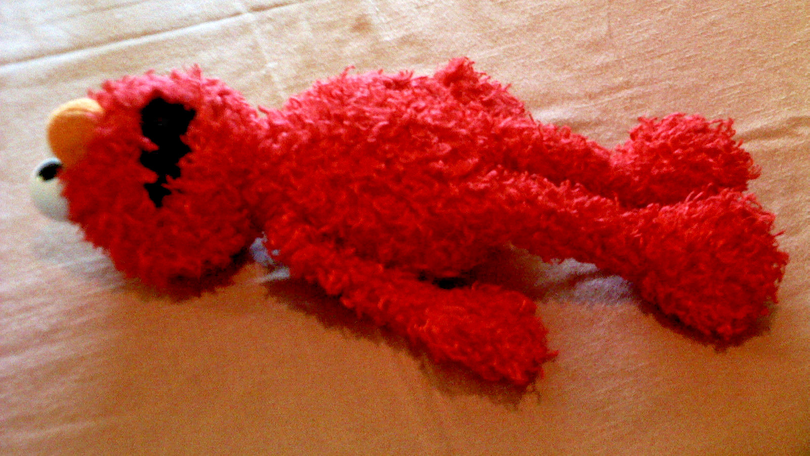 Elmo Plush Toy by Fisher Price Huggable and Soft  2008  16