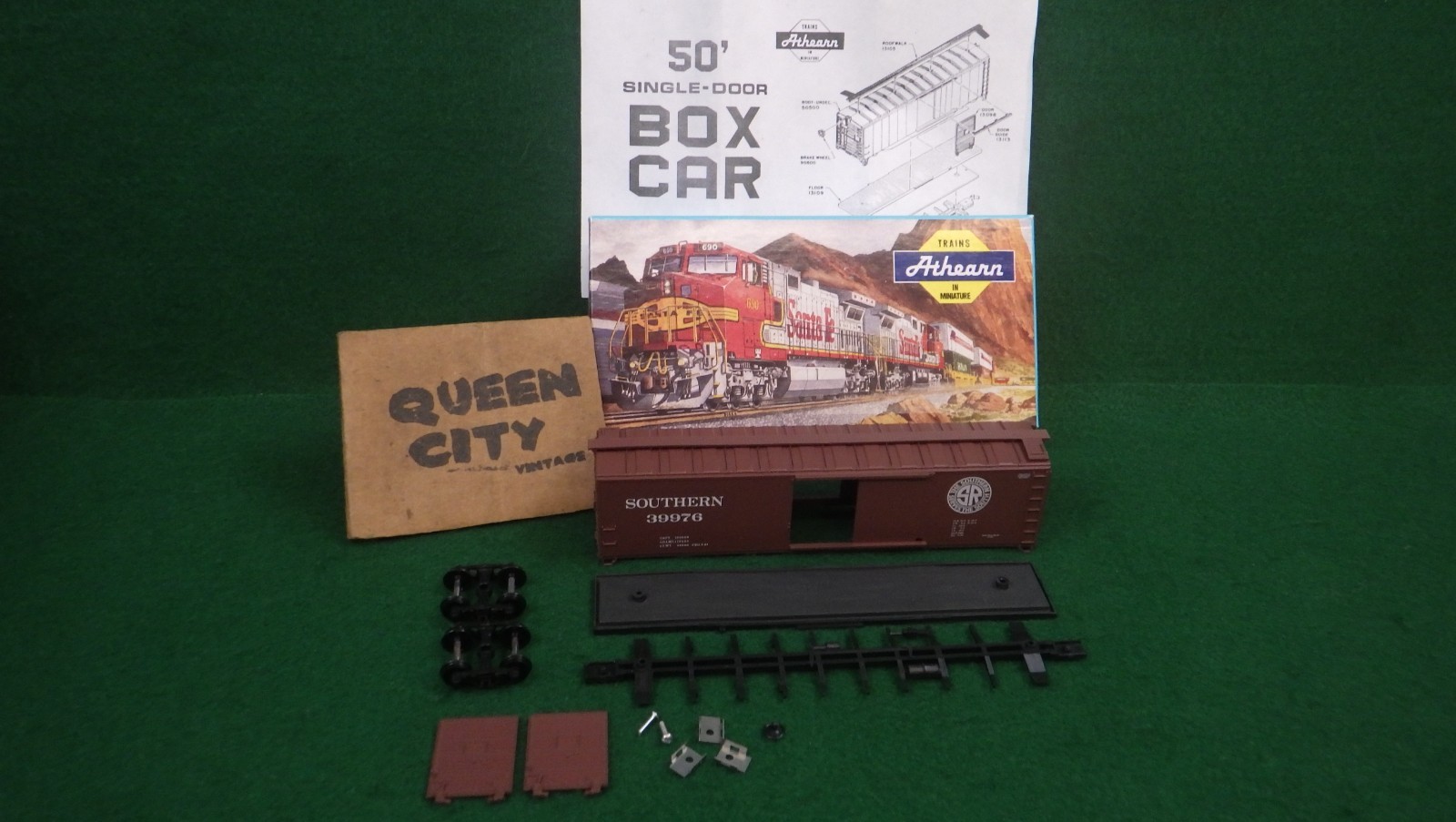 NIB Athearn single door boxcar 50' Southern Serves the South