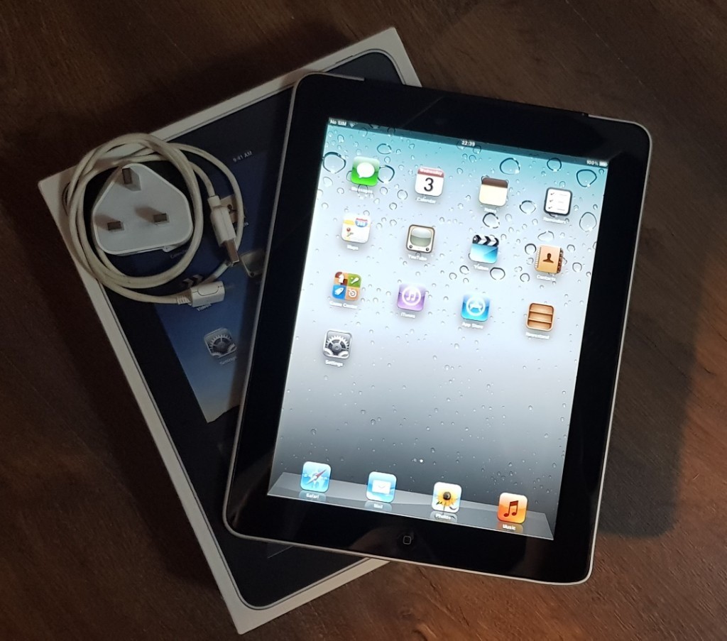 Apple iPad 1st Gen. 64GB, WiFi + Cellular (Unlocked), 9.7in Black