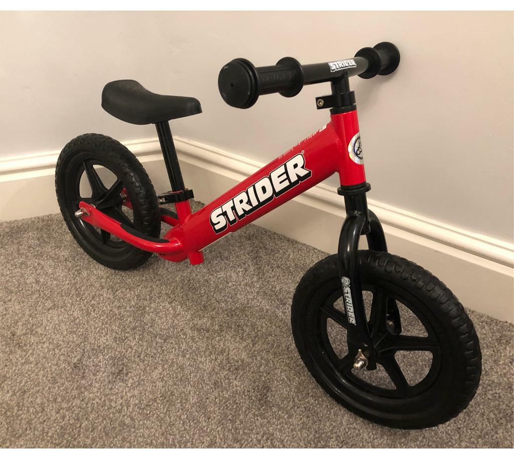 Strider balance bike 12 classic (bright red) in Mossley Hill