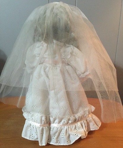 The Danbury Mint Brides Of America Doll Sarah Frontier Bride