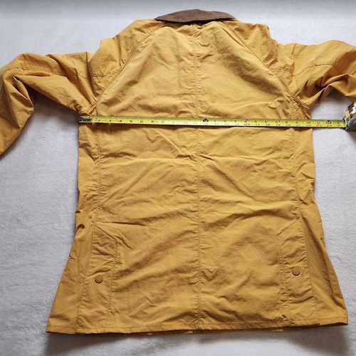 Pre-owned Barbour Men's M  X Vineyard Vines Ashby Showerproof Jacket In Color Honey In Gold