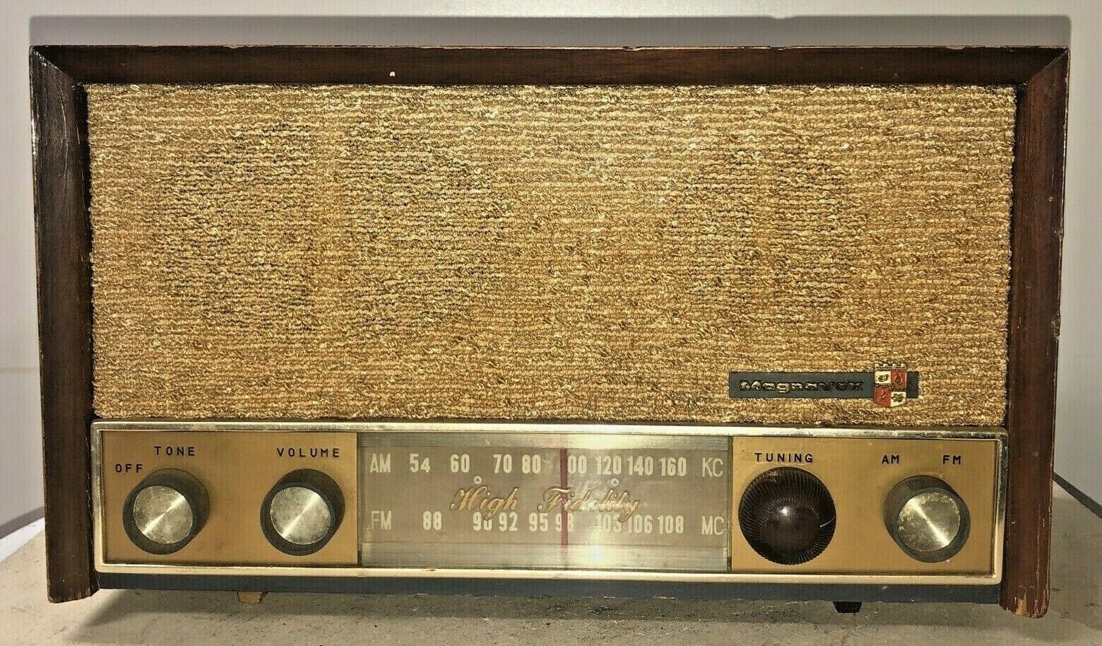 MAGNAVOX, High Fidelity- AM/ FM - Radio Wood Cabinet Working MAGNAVOX, High Fidelity- AM/ FM - Radio Wood Cabinet Working