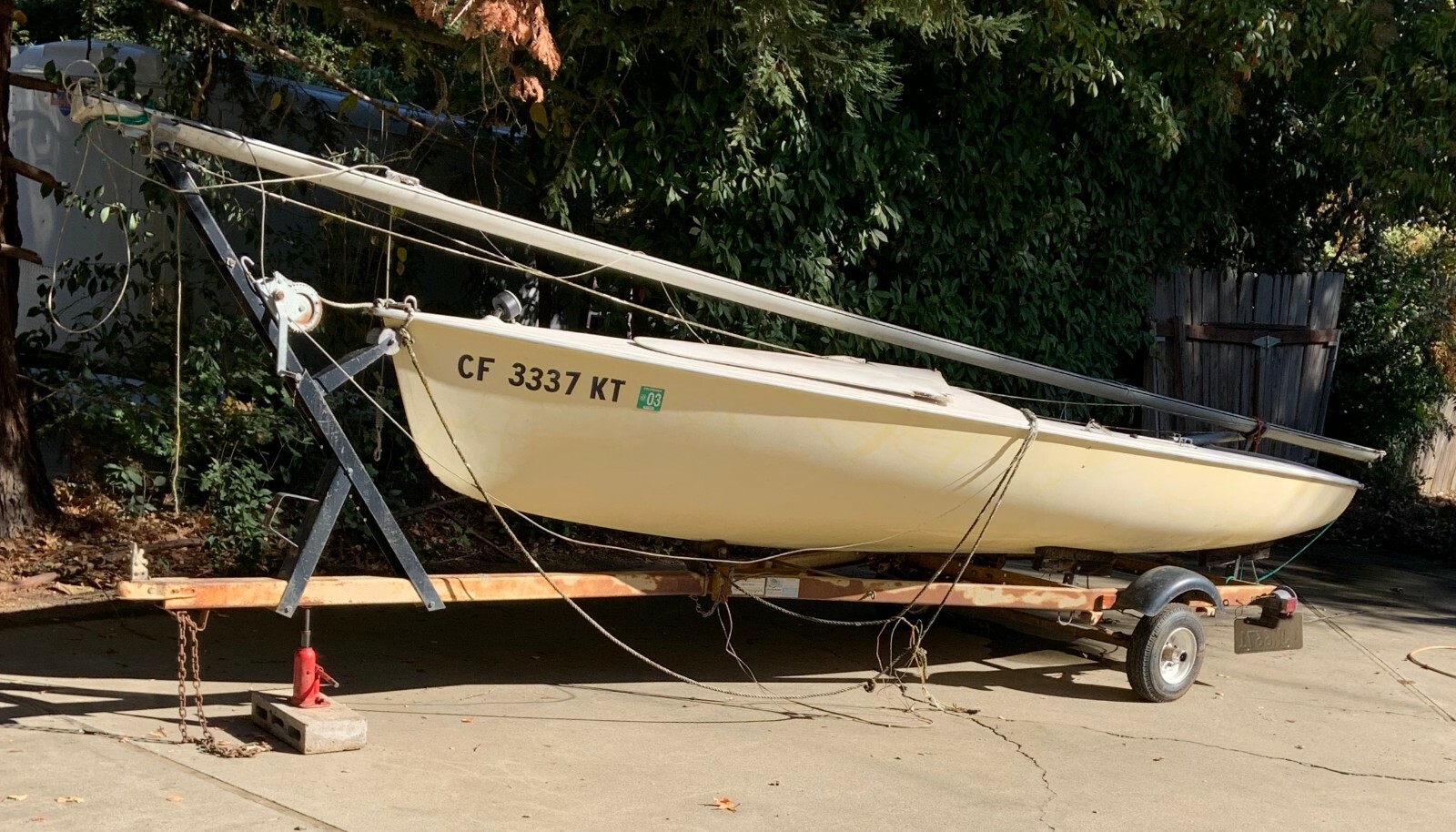 1975 Chrysler Mutineer 15' Sailboat & Trailer - California