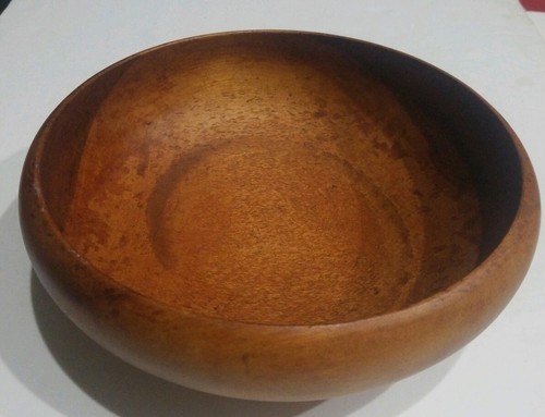 VINTAGE MEDIUM WOOD SALAD, BREAD DOUGH BOWL CARVED BOWL 9 INCH DIE. 3.5 HT ROUND
