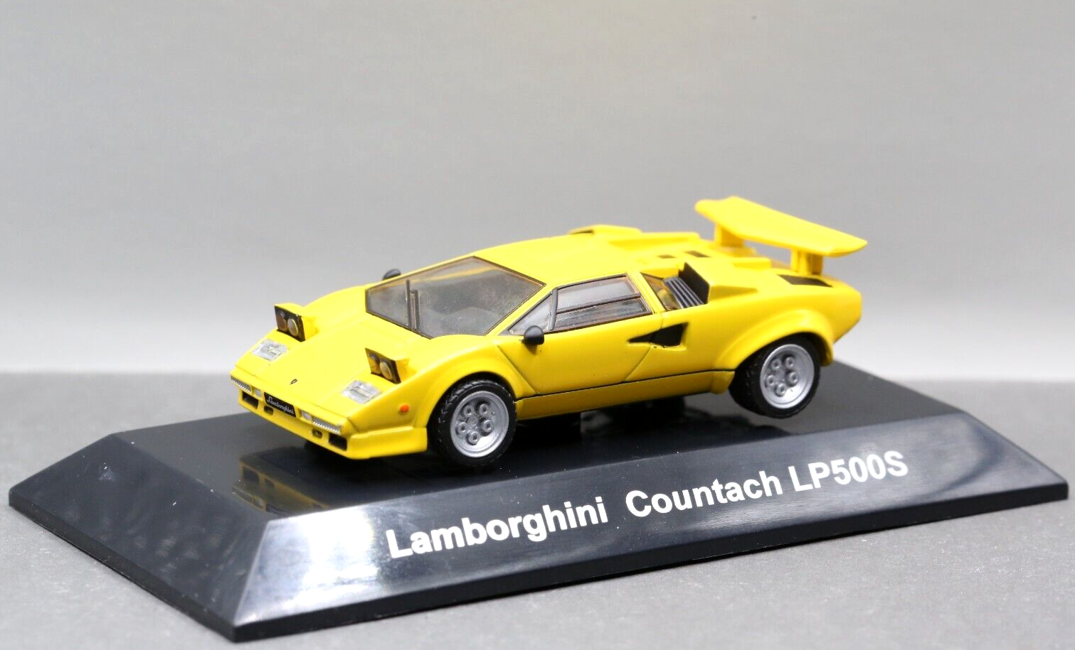 a*n様 HPI Lamborghini Countach LP500S ボディ 7496 LAMBORGHINI COUNTACH LP500S BODY F200/R210/WB255mm