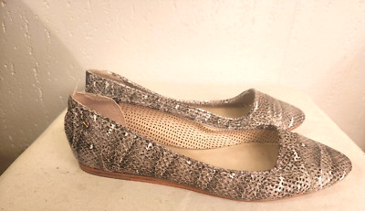 Vince Camuto Womens sz 8.5 M Lemel Snakeskin Leather Slip On Ballet Flats #28