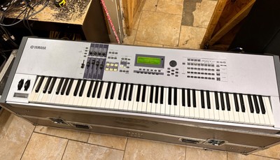 Yamaha Motif ES8 88 Note Weighted Key Keyboard Synthesizer Workstation - Working
