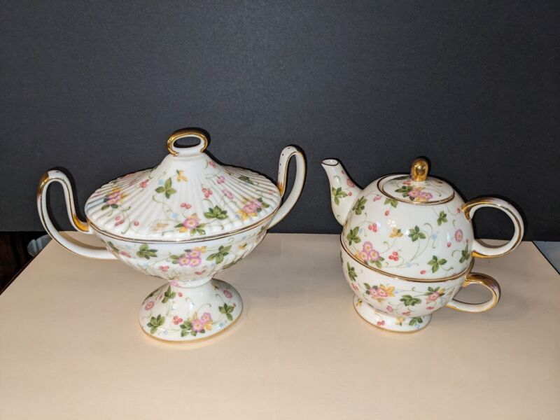 Wild Strawberry 3 Pc Teapot And 2 Pc Sugar Bowl Set. Hand Painted Porcelain Gold