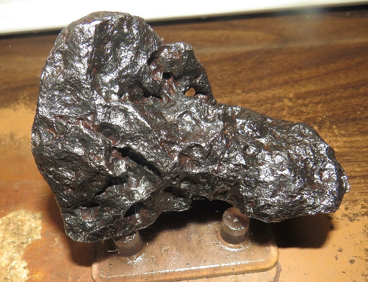 Метеорит jf1. Метеорит 1. 2. Метеорит 1. Железокаменный метеорит малый алтай.