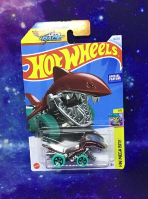 HOT WHEELS 2024 SHARK BITE DARK RED 18/250 HTC94 SEEN ON NETFLIX LET'S RACE SHOW
