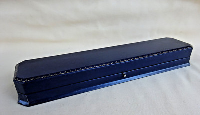 Bailey Banks Biddle Navy Blue Satin Velvet Lining EMPTY Bracelet Case 9.5  Push