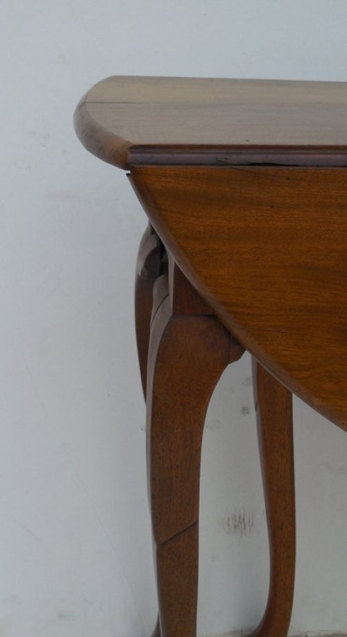 Antique George III Mahogany Drop Leaf Table, circa 1765-75