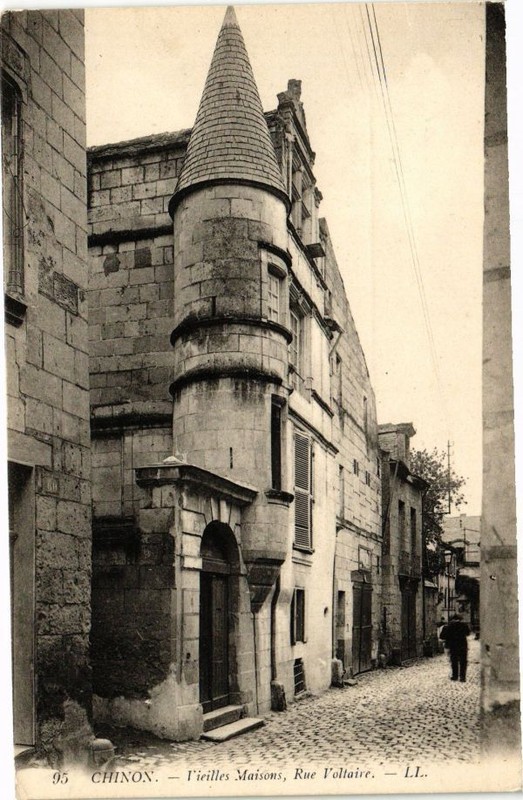 Cpa Chinon - Vieilles Maisons - Rue Voltaire (228942)