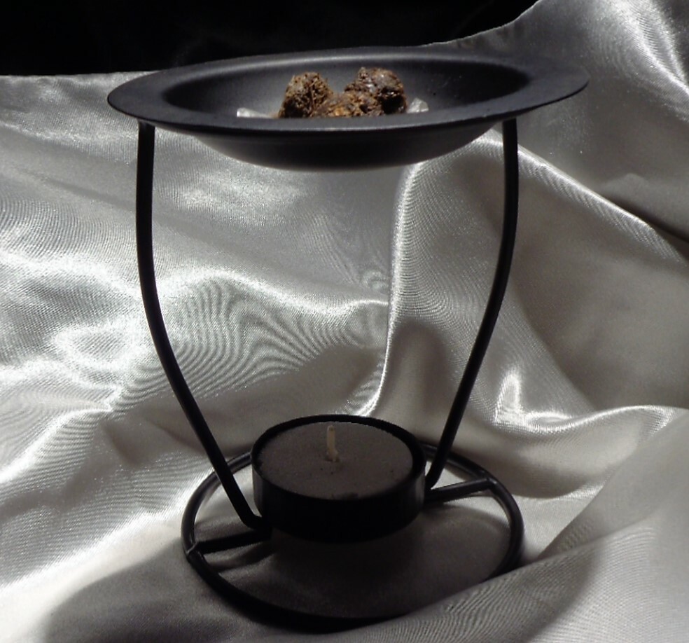 Black Iron Metal Oil or Resin Incense burner, Magical, Mini Cauldron, Brazier