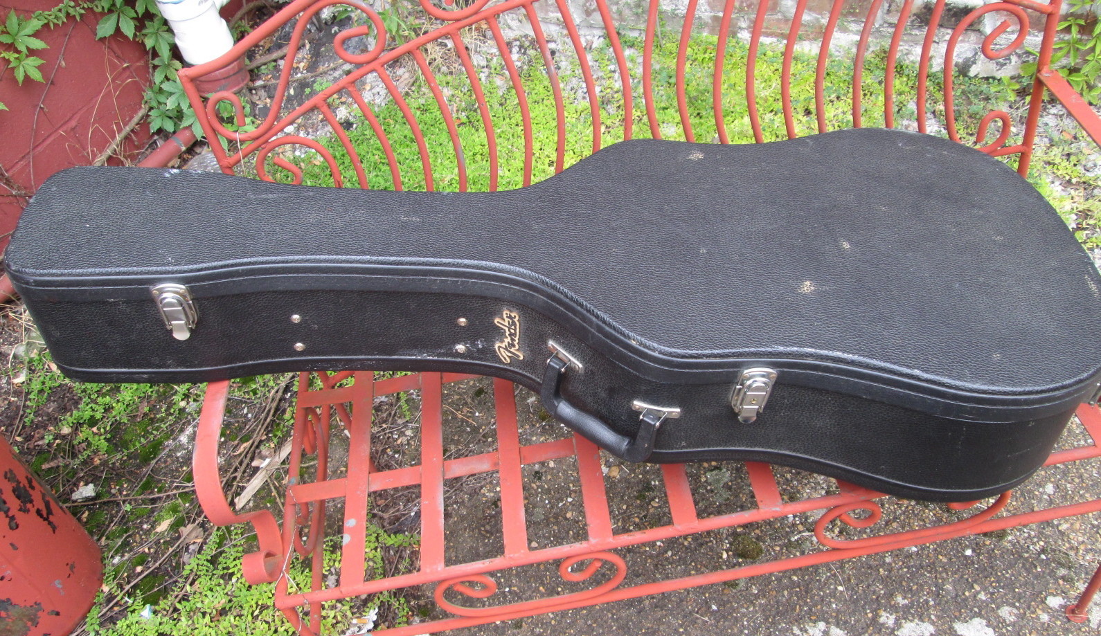 FENDER Hard Acoustic Guitar CASE Local Pickup Only