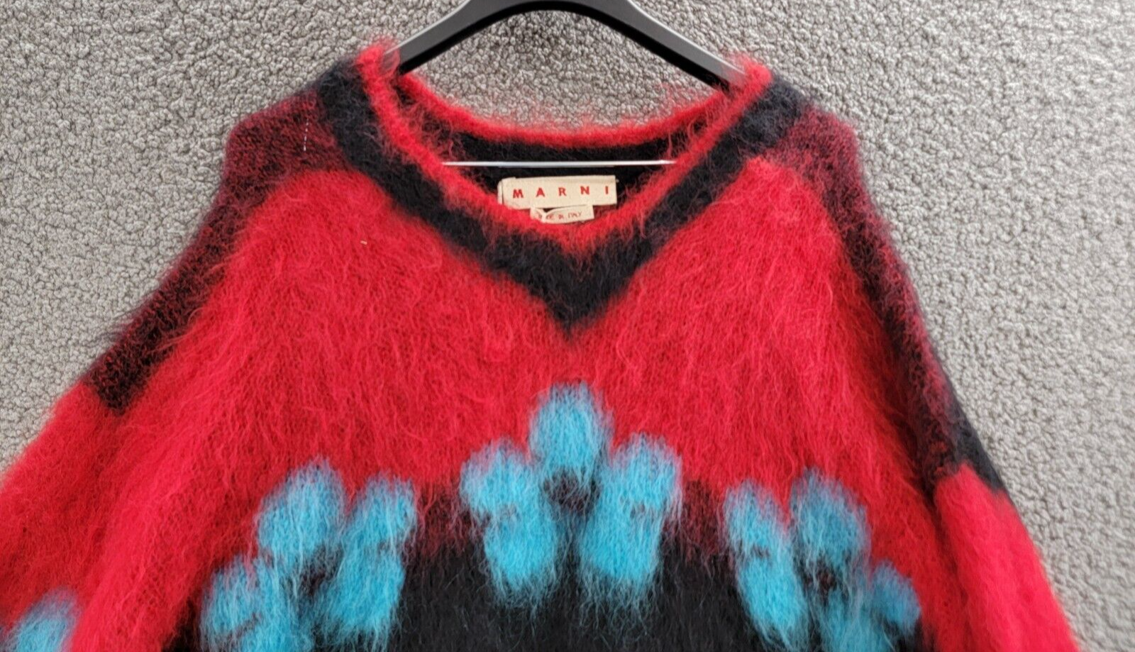 MARNI Fuzzy Wuzzy Flowers V-Neck Sweater Men's 52IT/42US XL MARNI Fuzzy Wuzzy Flowers V-Neck Sweater Men's 52IT/42US XL