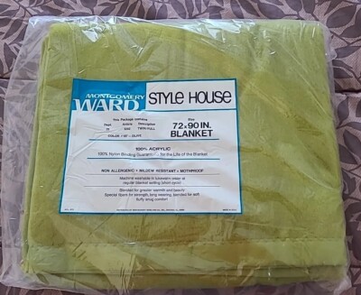Montgomery Ward Vintage Style House Full 72 x 90  Acrylic Blanket Olive Unopened