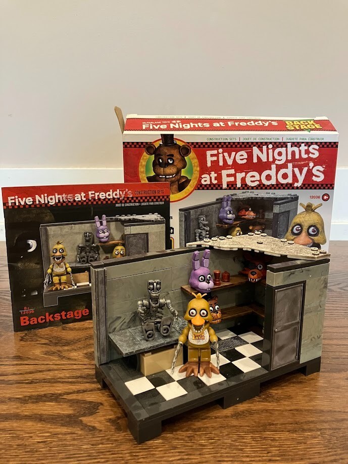 FNAF BACKSTAGE McFARLANE社 Amazon.com: McFarlane Toys Five Nights at Freddy's Backstage