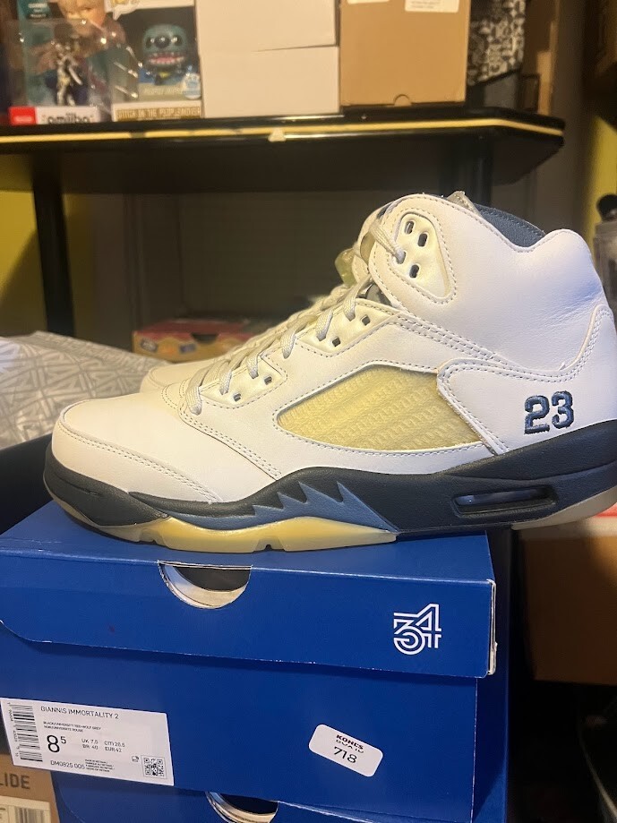 Pre-owned Jordan Women's A Ma Maniére X Air  V "dawn" - Us 11w/9.5m Fz5758-004 In White