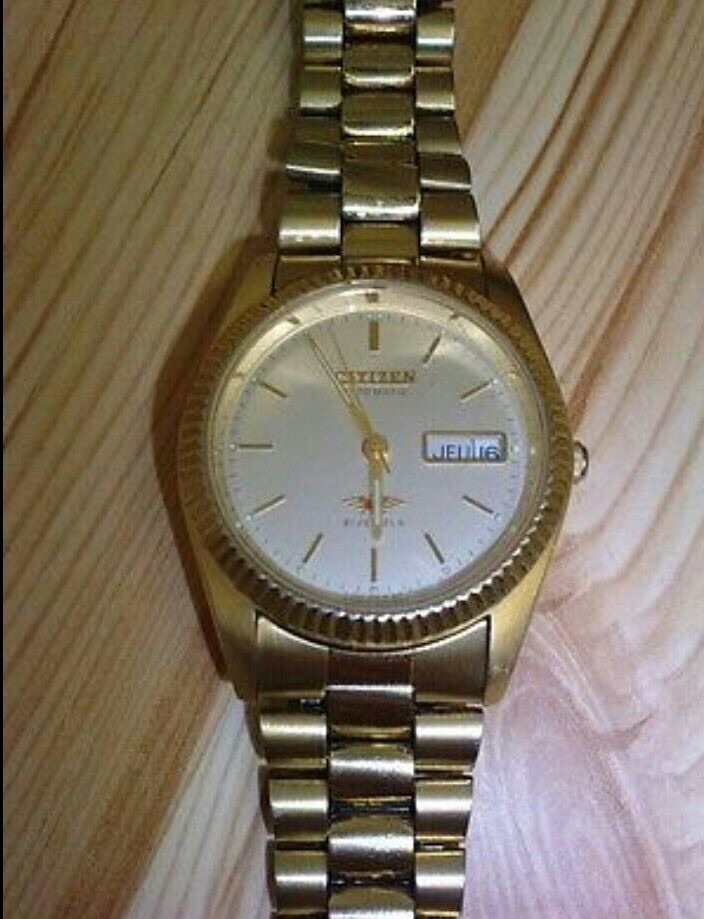 Vintage Citizen Automatic 21 Jewels 8200R02092 Mens Gold Tone Wrist Watch in Small Heath