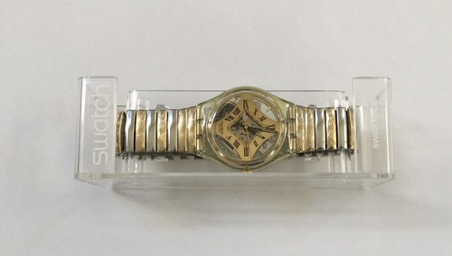 SWATCH SCUBA CHRONOGRAPH MENS 44MM腕時計 スウォッチ“NASA＆宇宙服”着想の腕時計、“宇宙飛行士のジャンプ