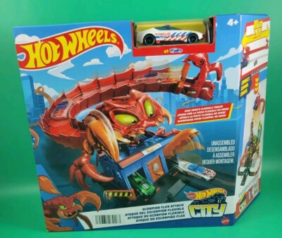 Hot Wheels City Scorpion Flex Attack Playset New for 2022 With Rescue Car NIP