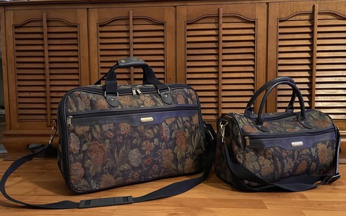 Set Blue Weekender Carry On