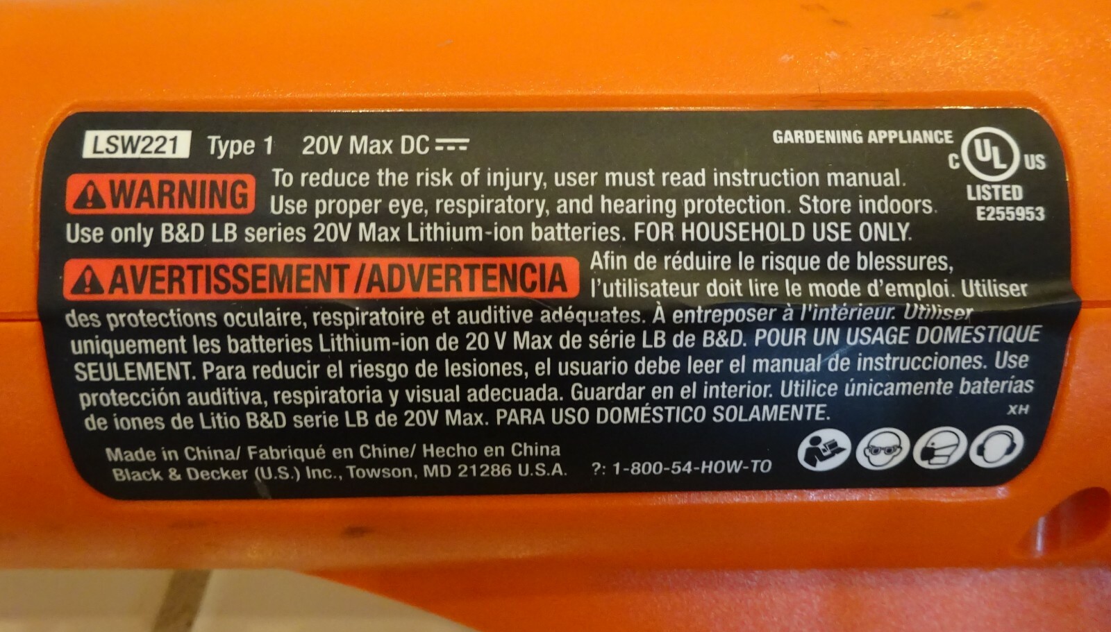 BLACK+DECKER LSW221 20V MAX Lithium Cordless Sweeper