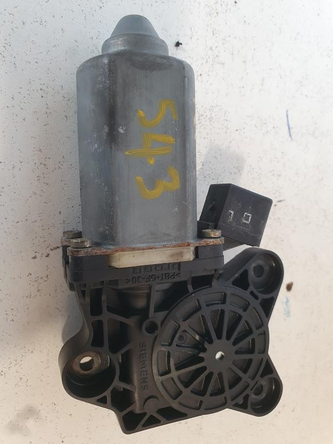 2001 C Class MERCEDES RIGHT FRONT WINDOW MOTOR ONLY A2208204542 W203/S203 image 5